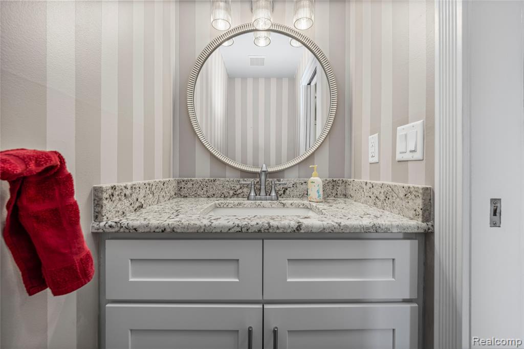 864 Dressler Lane, Rochester Hills, MI 48307 — Photo 19