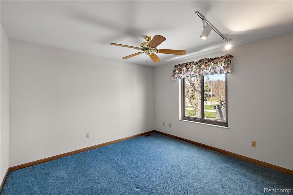 7322 MACEDAY LAKE Road, Waterford, MI 48329 — Photo 35