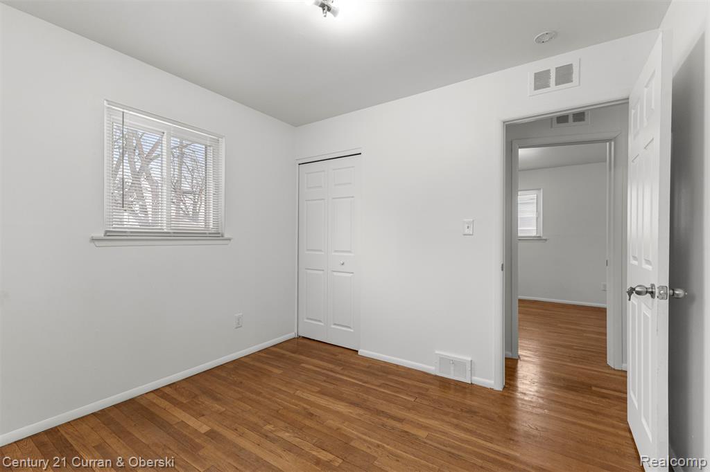 4994 Campbell Street, Dearborn Heights, MI 48125 — Photo 25