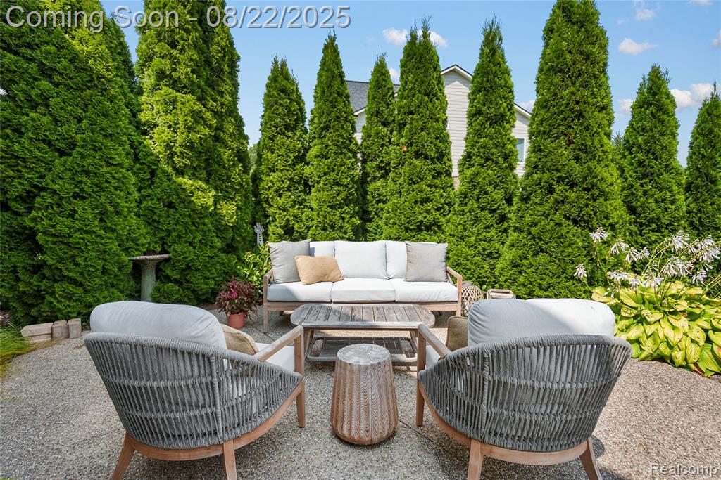 637 Edinburgh Circle, Highland, MI — Photo 43