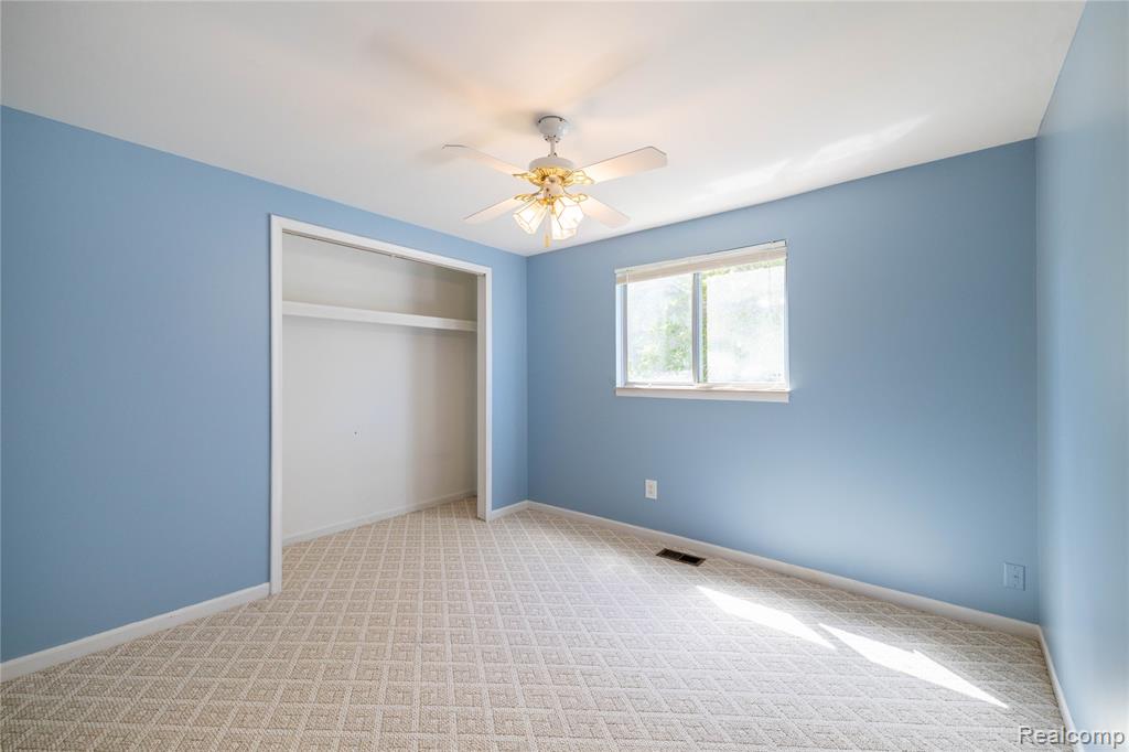 569 Hendrickson Boulevard, Clawson, MI — Photo 21