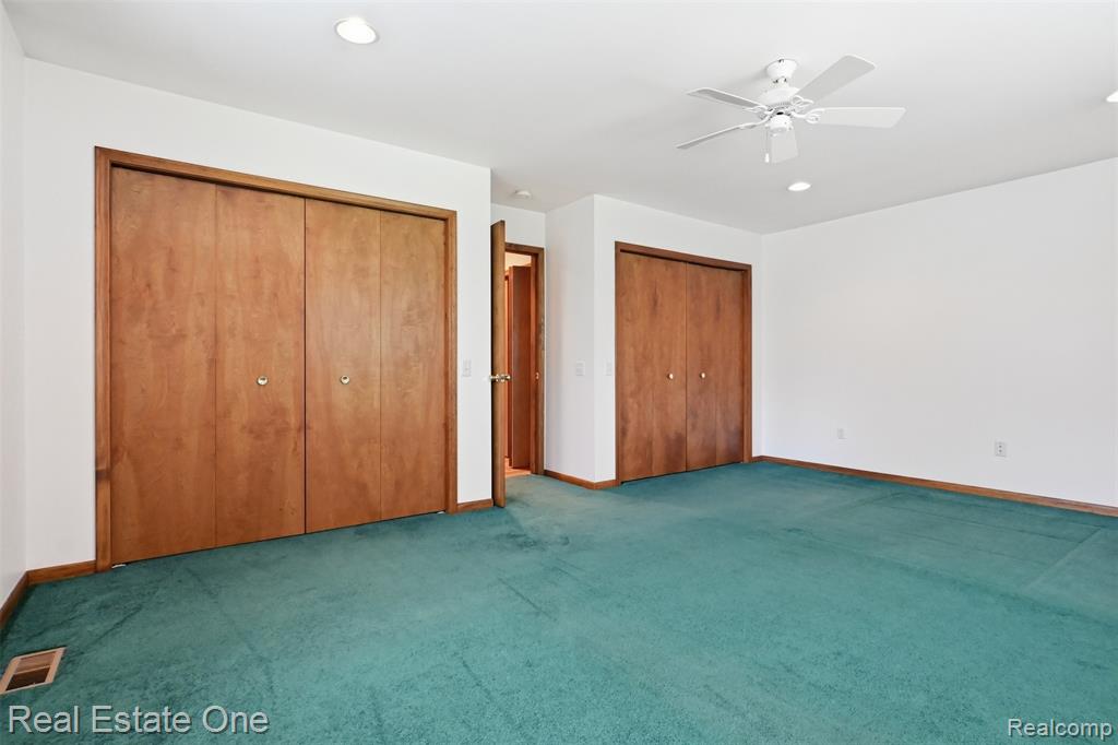 6920 Pontiac Trail, West Bloomfield, MI 48323 — Photo 17