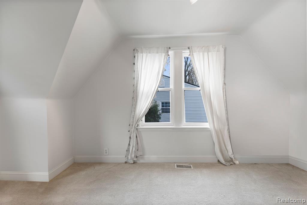 716 WOODLAWN Avenue, Royal Oak, MI 48073 — Photo 21