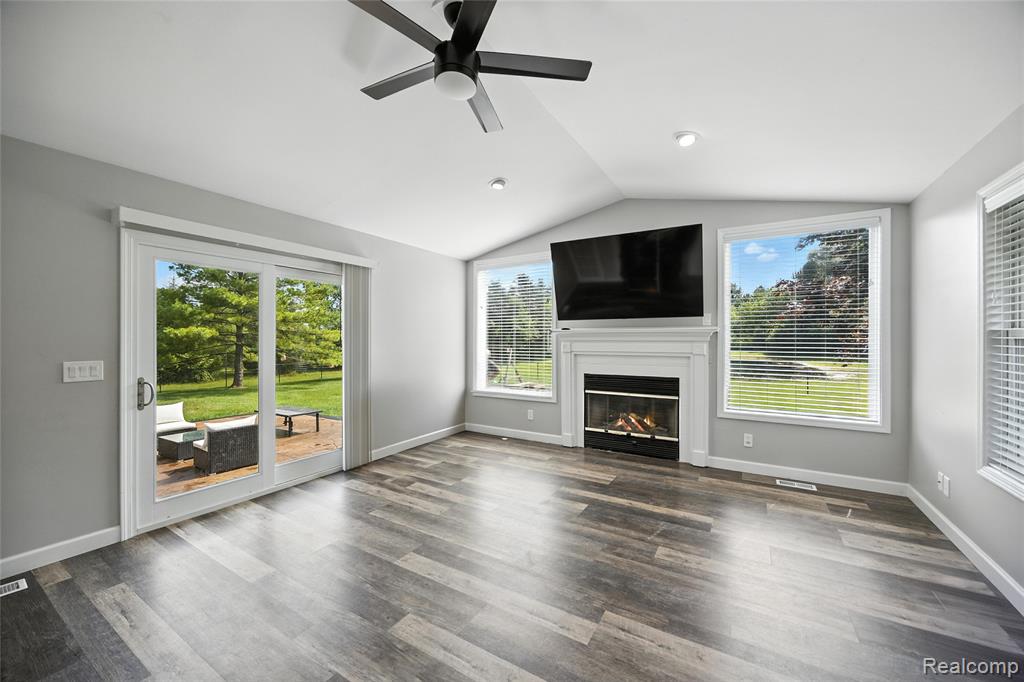66100 Romeo Plank Road, Ray, MI — Photo 17