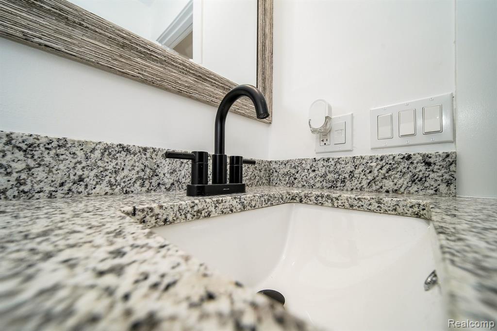 6522 ELLINWOOD Drive, White Lake, MI 48383 — Photo 38