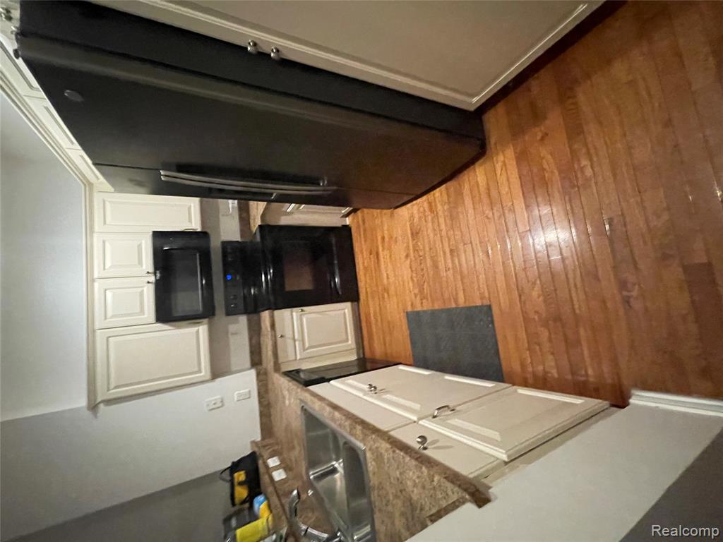 13239 St Ervin Avenue, 34, Detroit, MI 48215 — Photo 10