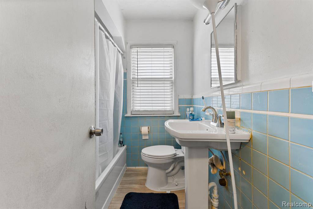9230 Hartwell Street, Detroit, MI 48228 — Photo 21
