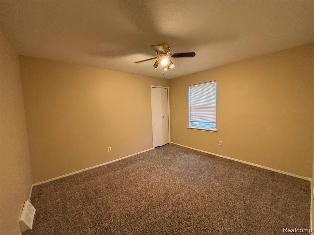 7591 PAIGE Avenue, Warren, MI 48091 — Photo 6