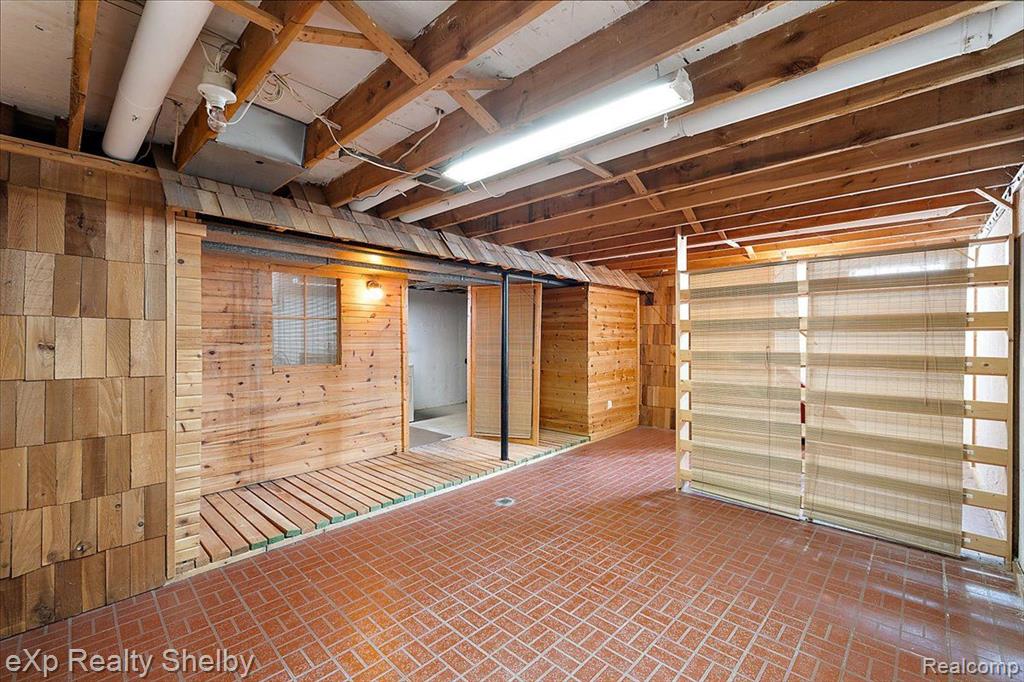 39622 UNIVERSITY Drive, Sterling Heights, MI 48310 — Photo 30