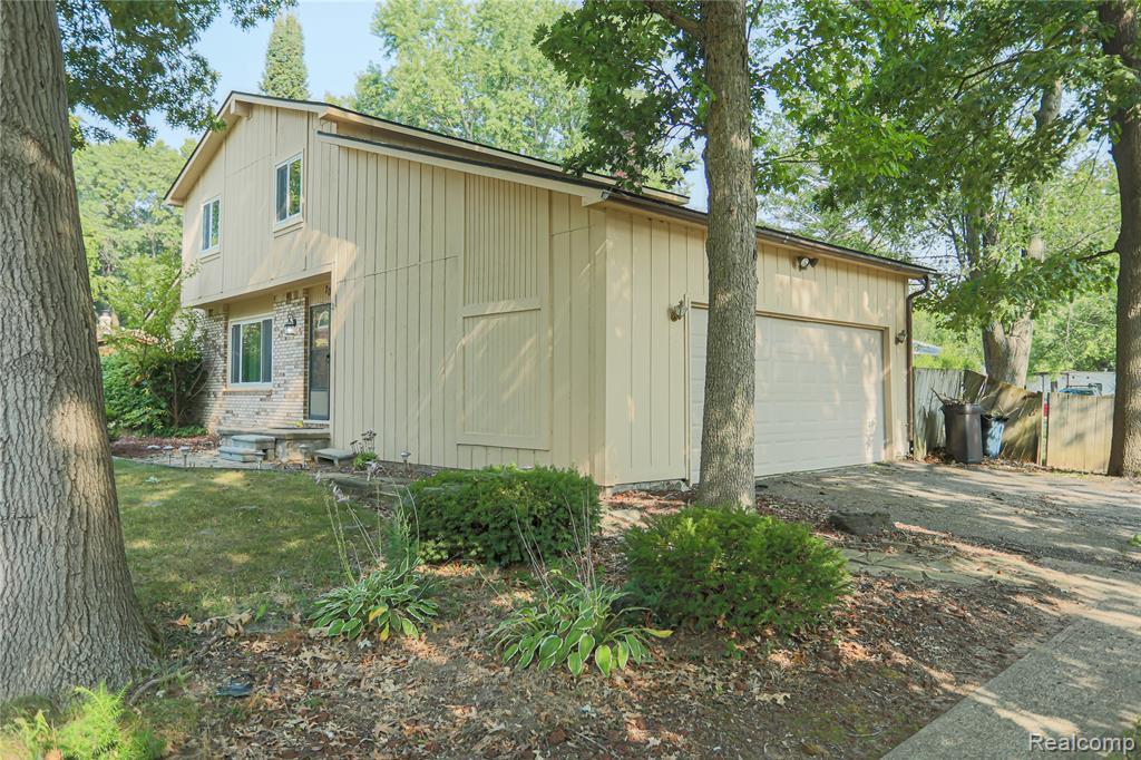 7014 Marco Drive, Waterford, MI 48327 — Photo 3