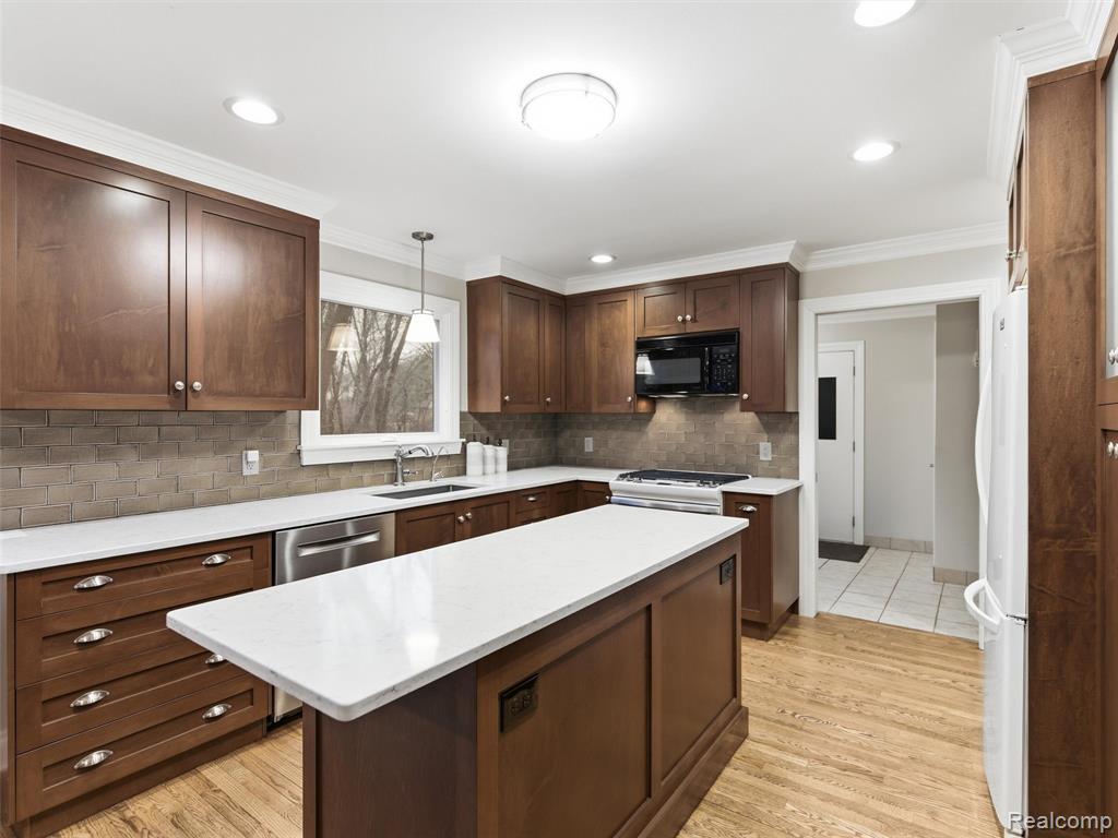 4495 Maybee Road, Lake Orion, MI — Photo 17