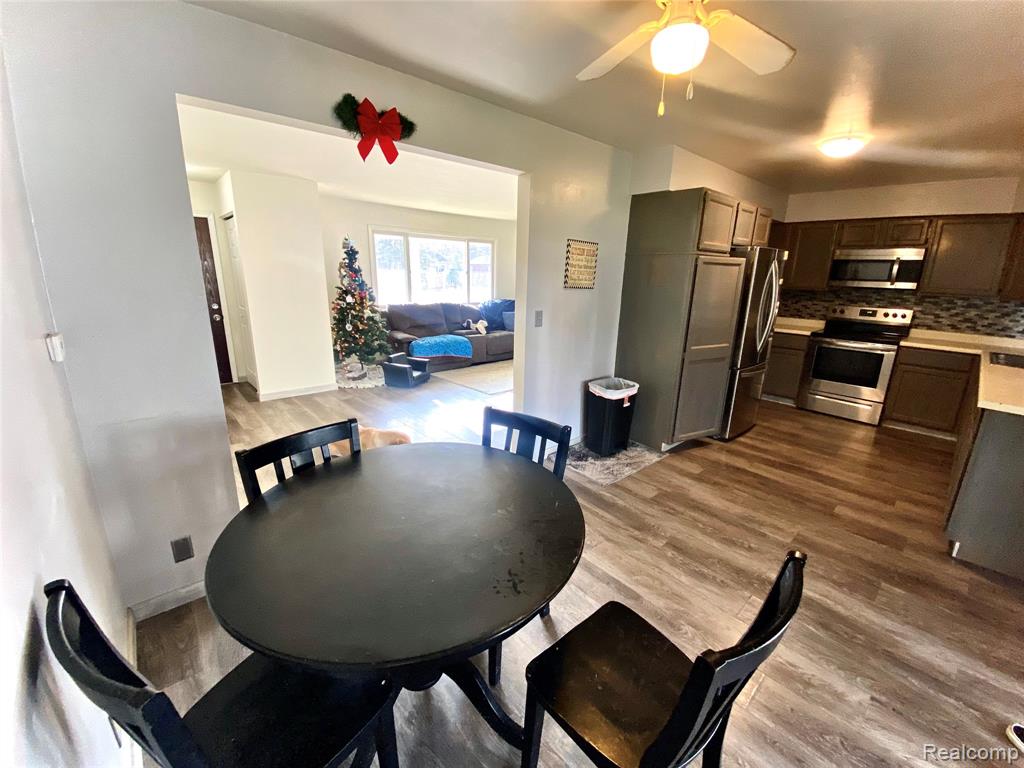 8474 Chesterfield Drive, Swartz Creek, MI 48473 — Photo 12