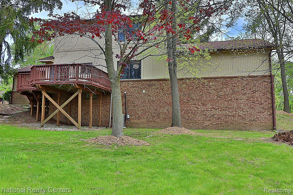 6400 PINECREST, West Bloomfield, MI — Photo 49