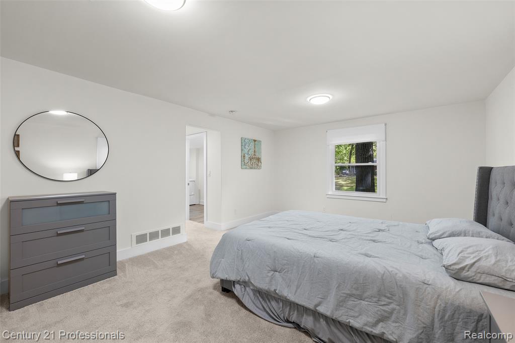 745 Hawthorne Drive, Bloomfield Hills, MI 48304 — Photo 32