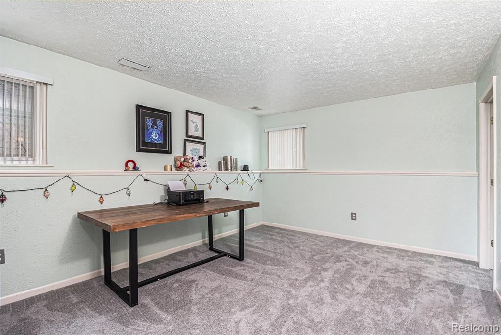 5524 Aylesbury Drive, Waterford, MI 48327 — Photo 18