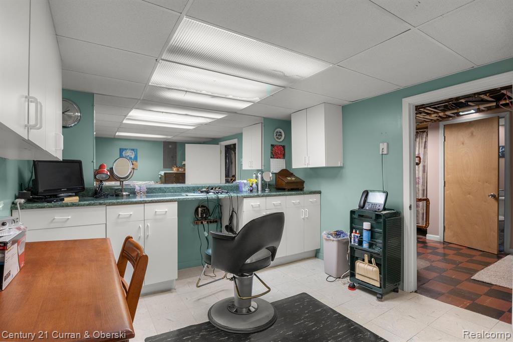 6839 ORCHARD Avenue, Dearborn, MI 48126 — Photo 33