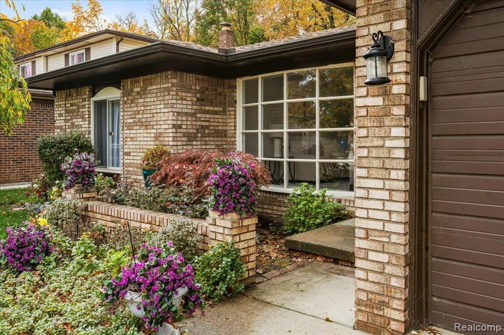 7491 CORBETT Drive, Canton, MI 48187 — Photo 2