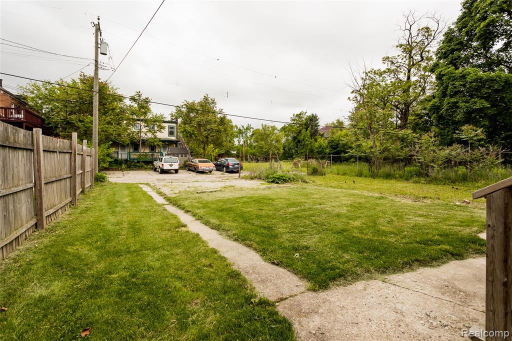 613 E Euclid Street, Detroit, MI 48202 — Photo 24