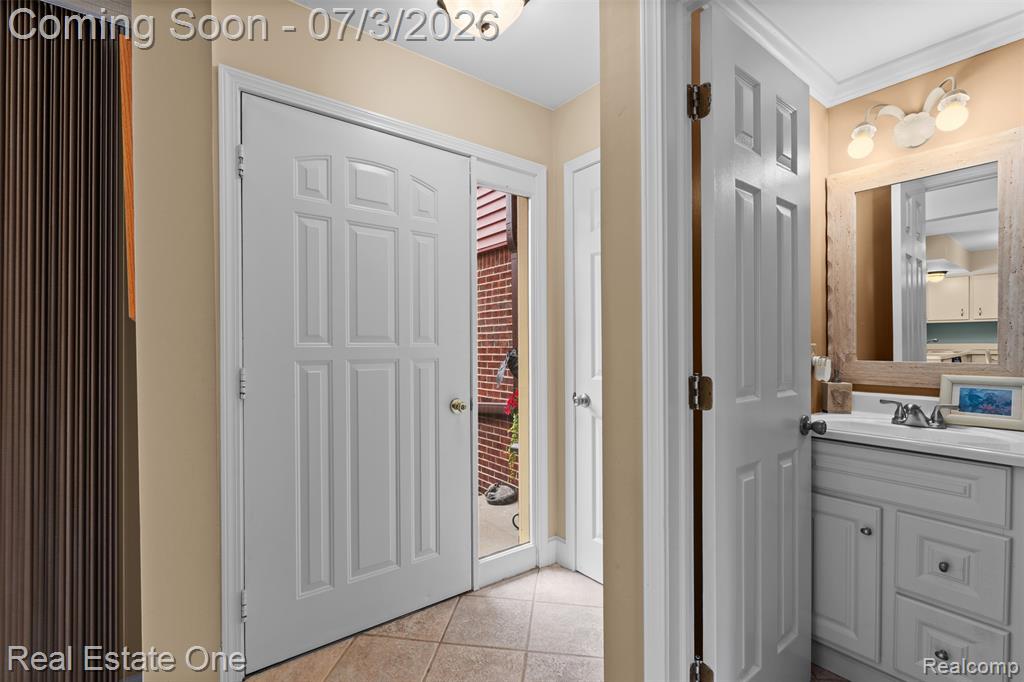 42185 Lochmoor Street, Clinton Twp, MI 48038 — Photo 7