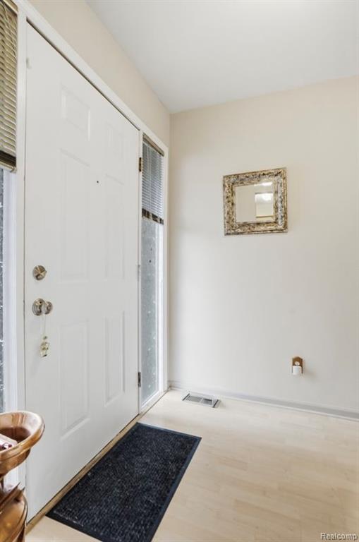 45530 Meadows Square, Macomb, MI 48044 — Photo 12