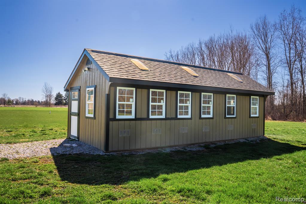 8520 ALMONT Road, Almont, MI 48003 — Photo 8