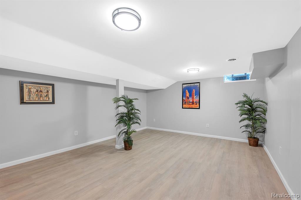 1963 WICKHAM Street, Royal Oak, MI 48073 — Photo 14