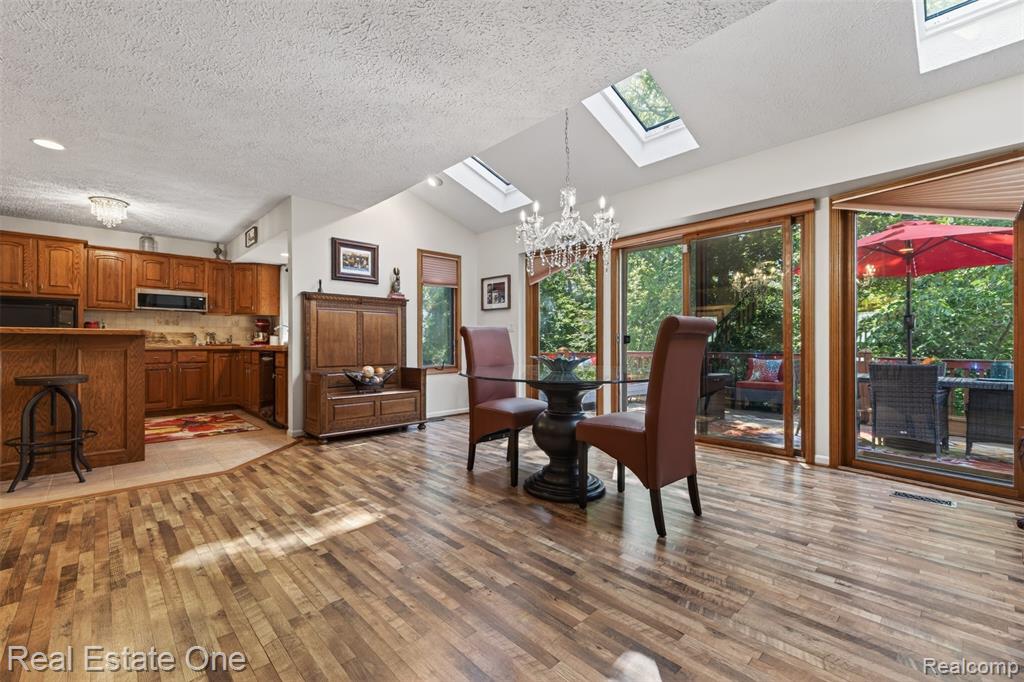 6586 Scenic Pines Court, 43, Clarkston, MI — Photo 16