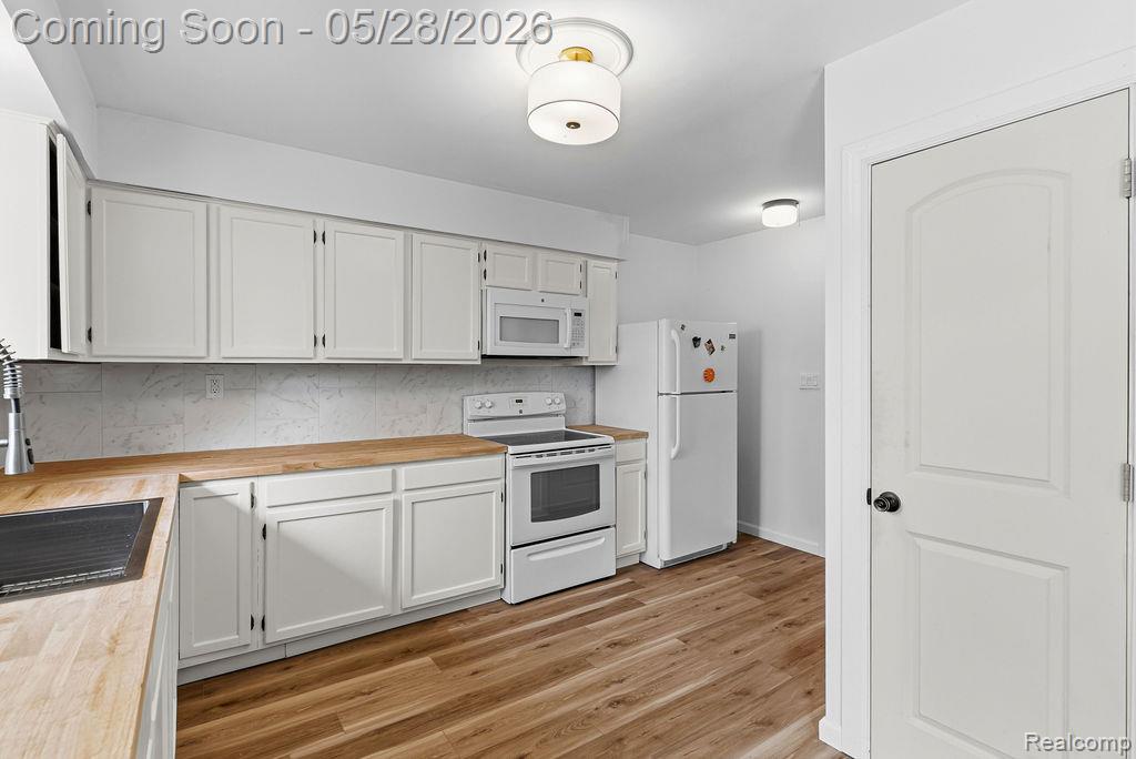 233 Peninsula Lake Drive, Highland, MI — Photo 18