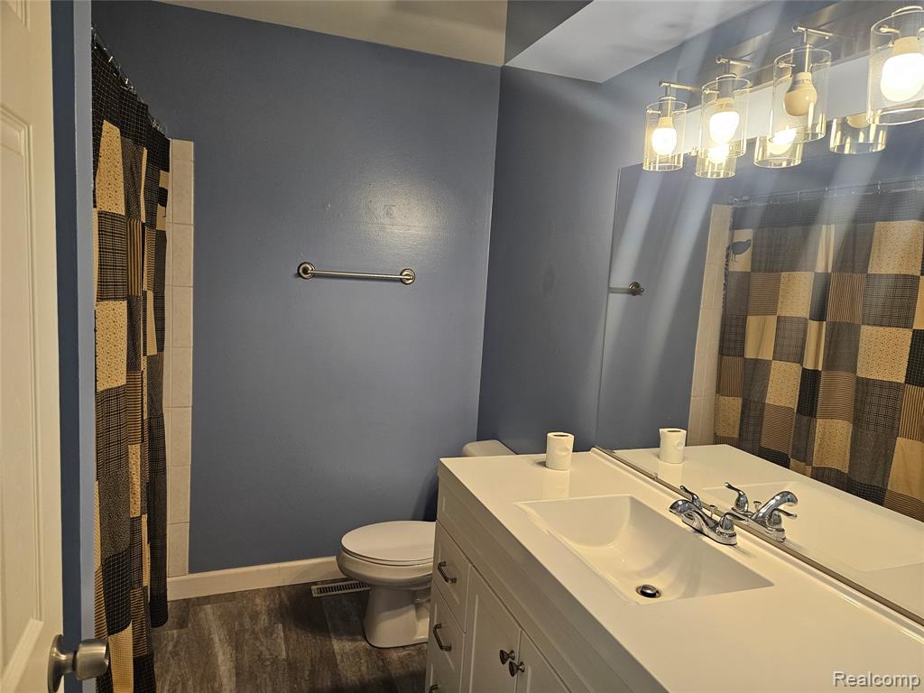 9356 Elaine Drive, Swartz Creek, MI 48473 — Photo 12