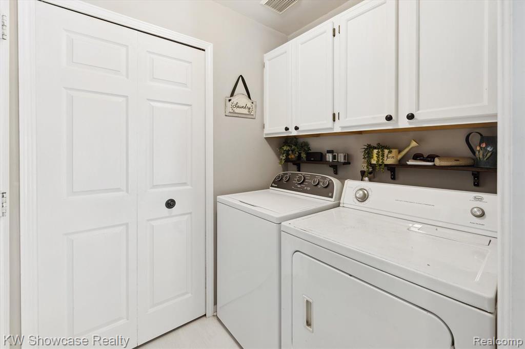 870 Chatham Drive, Milford, MI 48381 — Photo 14