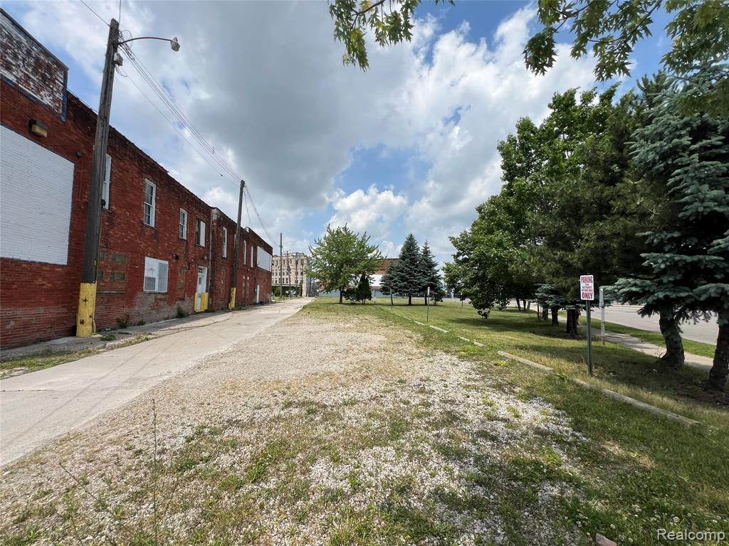 828 W Fisher, Highland Park, MI 48201 — Photo 10