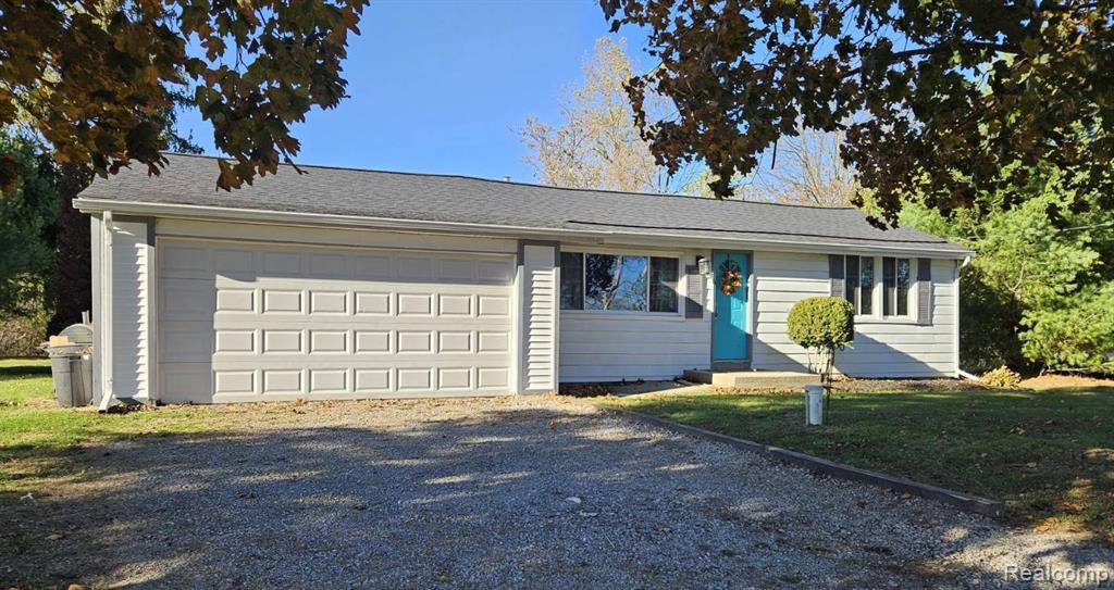 8466 Silver Lake Rd, Linden, MI 48451 — Photo 3