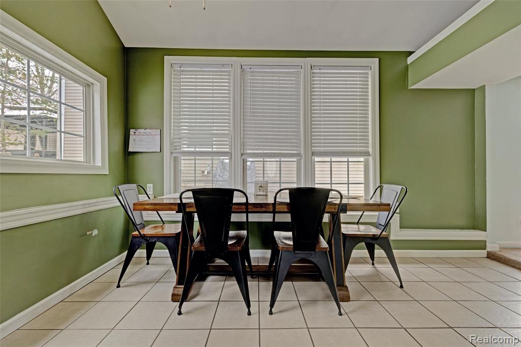 126 N North Shore Drive, Lake Orion, MI 48362 — Photo 14
