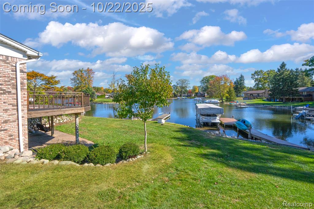3996 Araby Court, Highland, MI 48356 — Photo 9