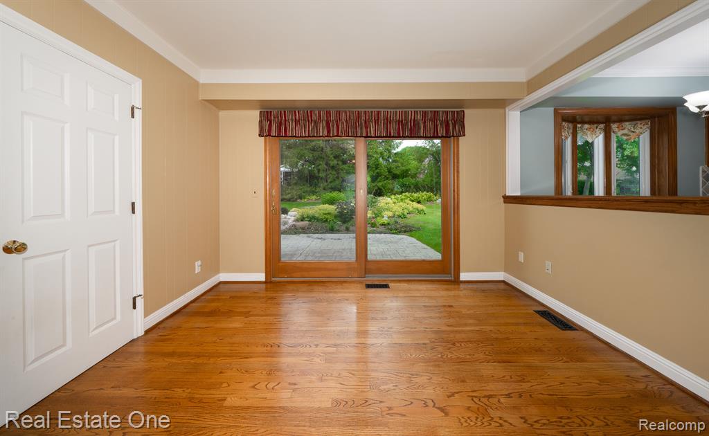 563 MILLSTONE Drive, Rochester Hills, MI 48309 — Photo 34