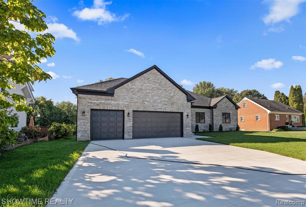 5636 Paris, Sterling Heights, MI 48310 — Photo 2