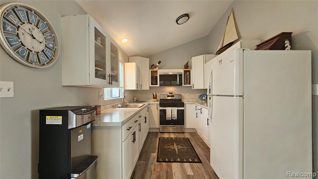 4165 Highcrest Drive - Photo 3