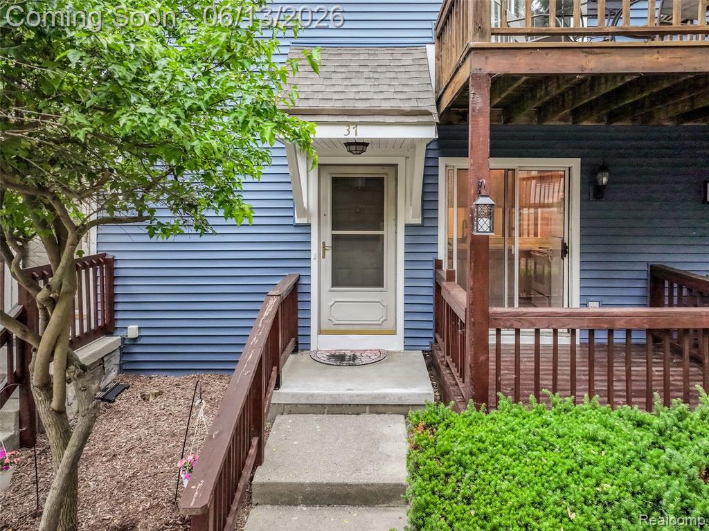 44750 Bayview Drive, 37, Novi, MI 48377 — Photo 7