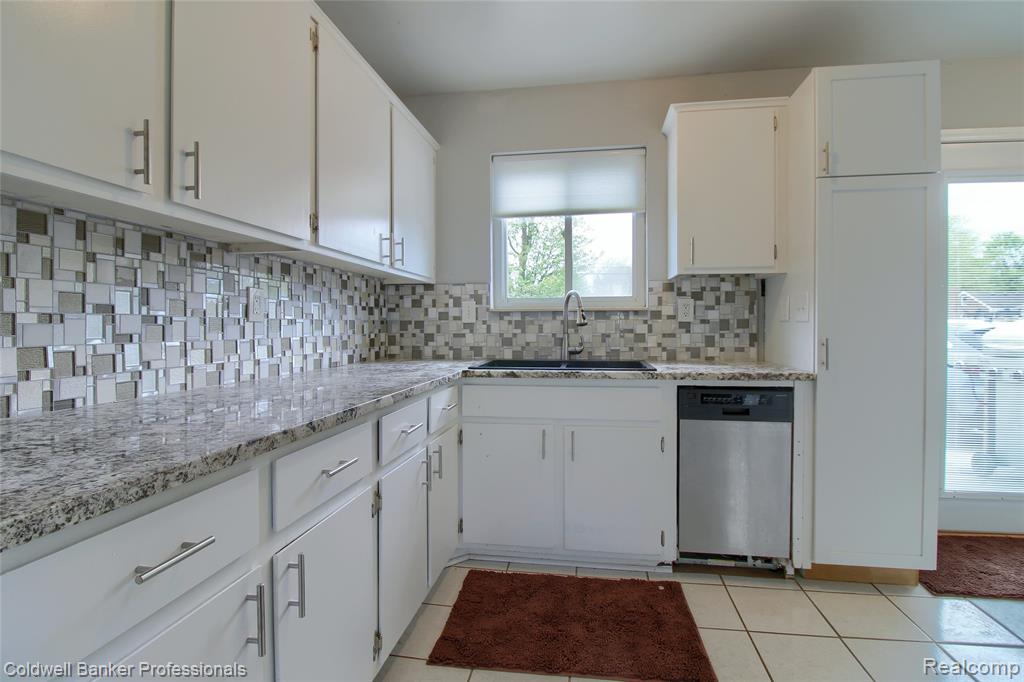 30081 Balmoral Street, Garden City, MI — Photo 10