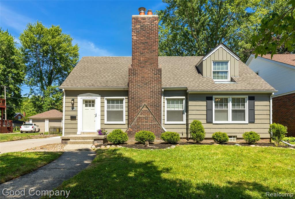 880 Notre Dame Street, Grosse Pointe, MI 48230 — front exterior
