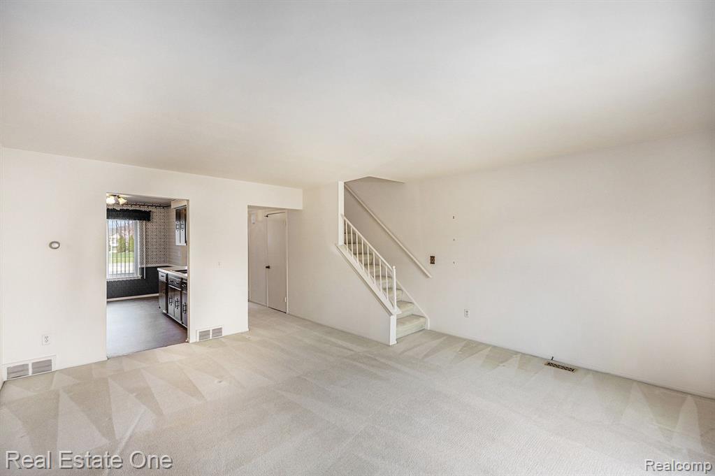 4288 15 MILE Road, Sterling Heights, MI 48310 — Photo 4