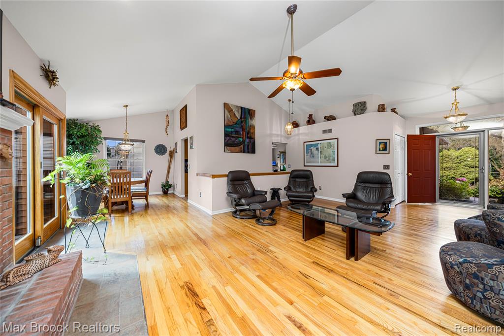 6555 Westphalia, West Bloomfield, MI 48324 — Photo 6