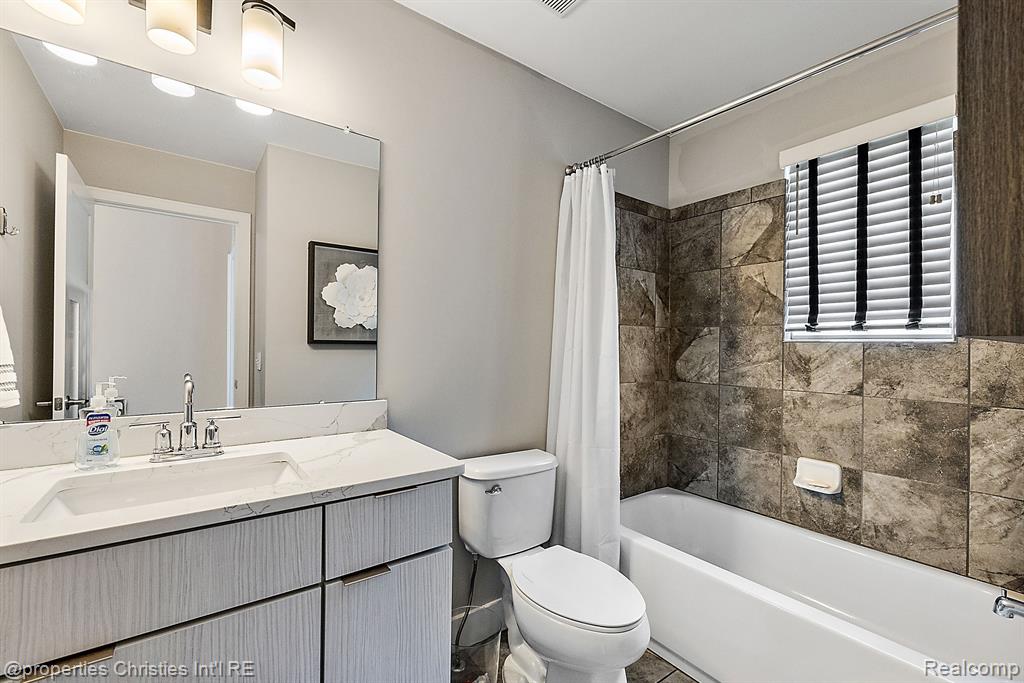 407 COLLEGE Street, Ferndale, MI 48220 — Photo 35