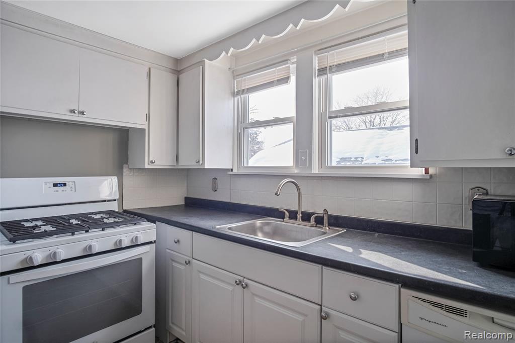 406 W 12 Mile, Royal Oak, MI 48073 — Photo 7