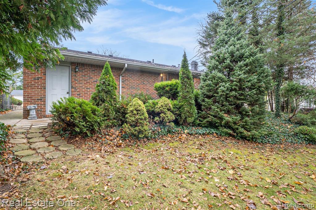 926 BYRON Drive, Milford, MI 48381 — Photo 21