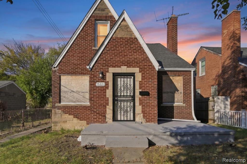 15223 Young Street, Detroit, MI 48205