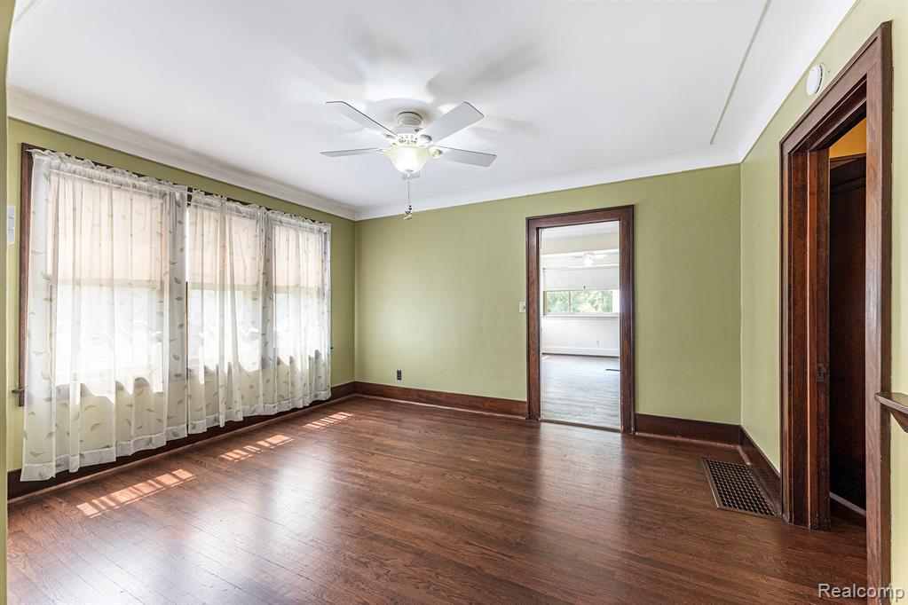 8238 Clinton River Road, Sterling Heights, MI 48314 — Photo 12