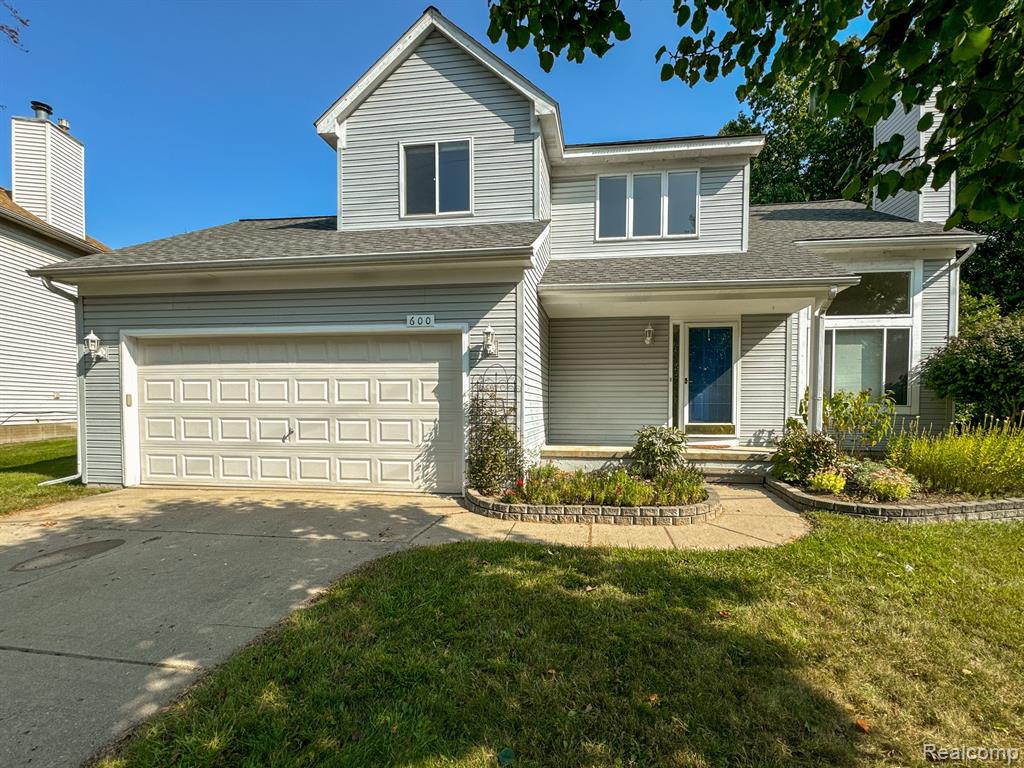 600 Akram, Oxford, MI 48371 — front exterior