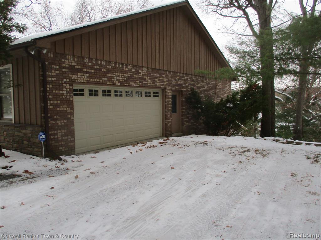 9102 Lake Crest Drive, Whitmore Lake, MI 48189 — Photo 49
