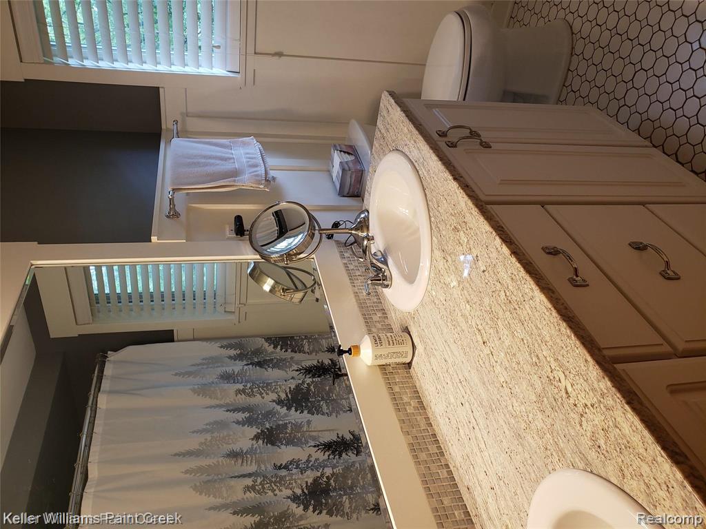 6069 Brynthrop Drive, Shelby Twp, MI 48316 — Photo 15